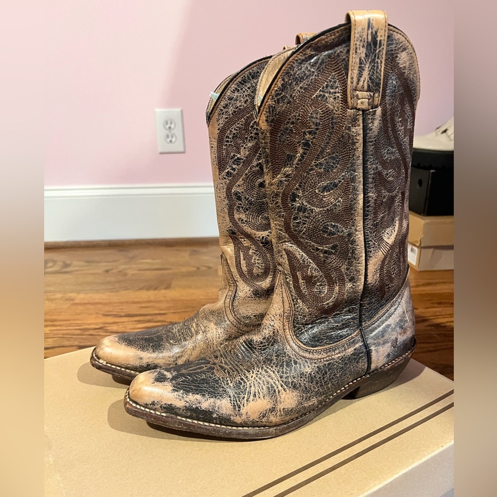 BEDSTU Distressed Cowboy